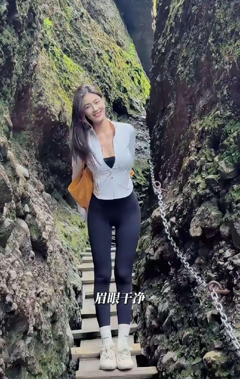 生活里大部分烦恼，
来源于总盯着别人的日子看。
看见他人风光就心生焦虑，
对比得