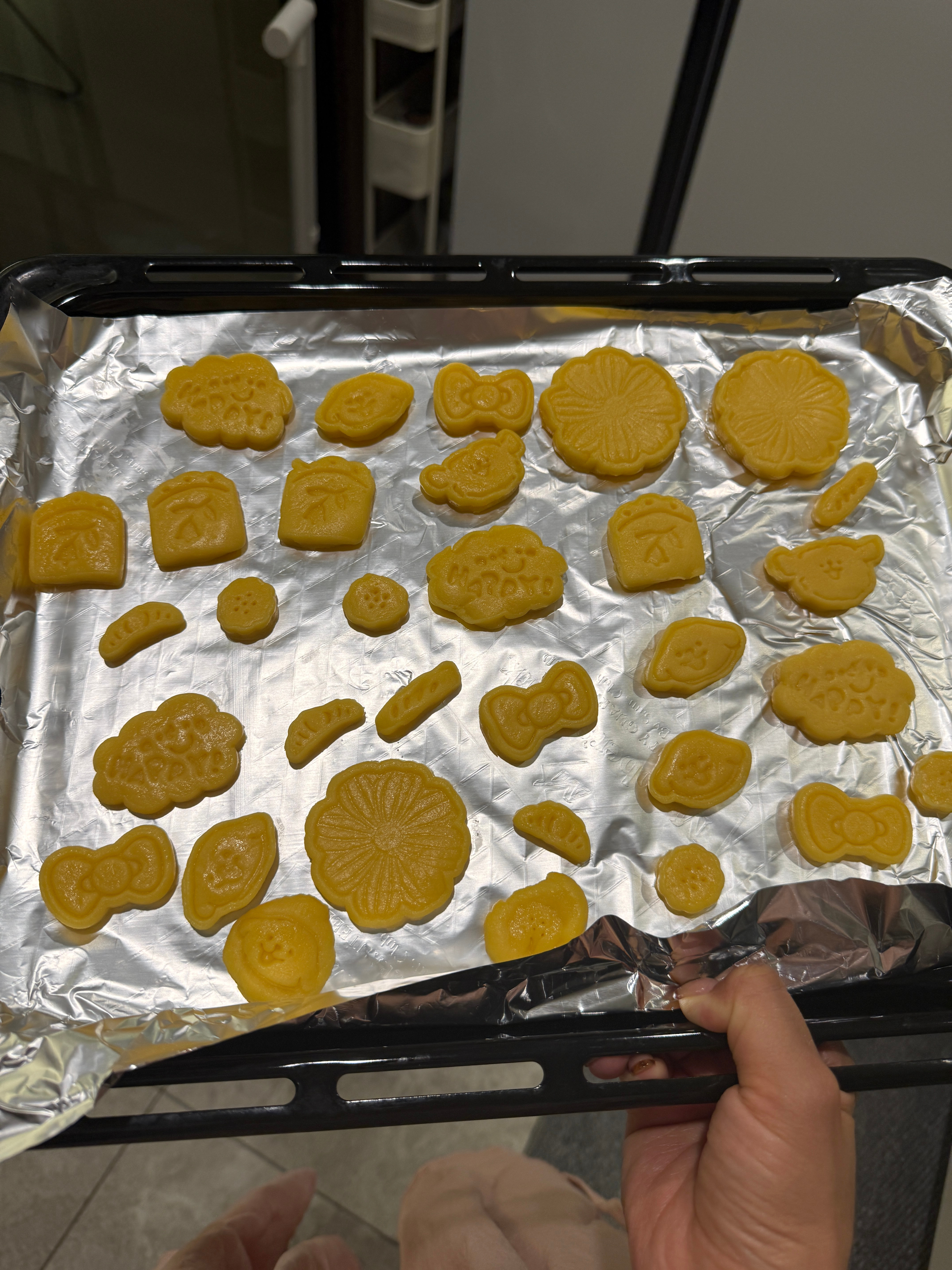诡秘 我在烤饼干不自夸的说 但真的好好吃 和店里的一模一样 还没有那么甜 超好吃