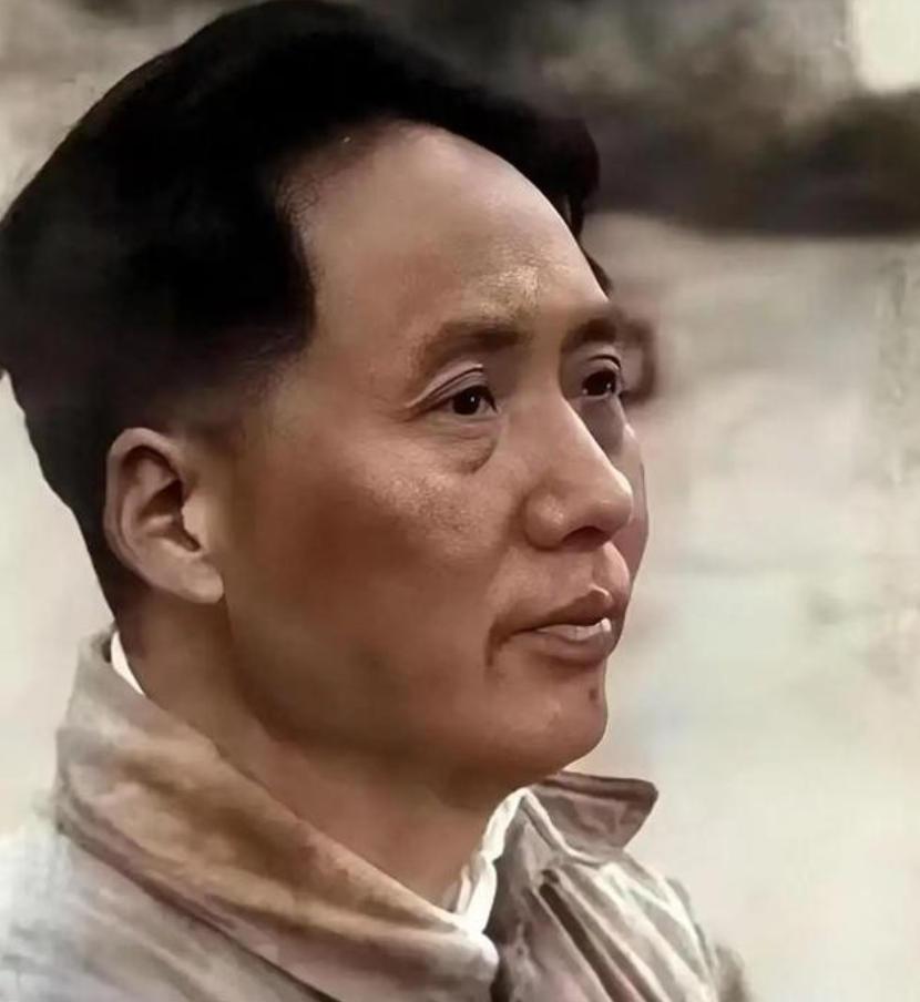 为啥当年很多人不服毛主席？甚至连开国元帅刘伯承，长征前都曾投票撤掉他的指挥权？真