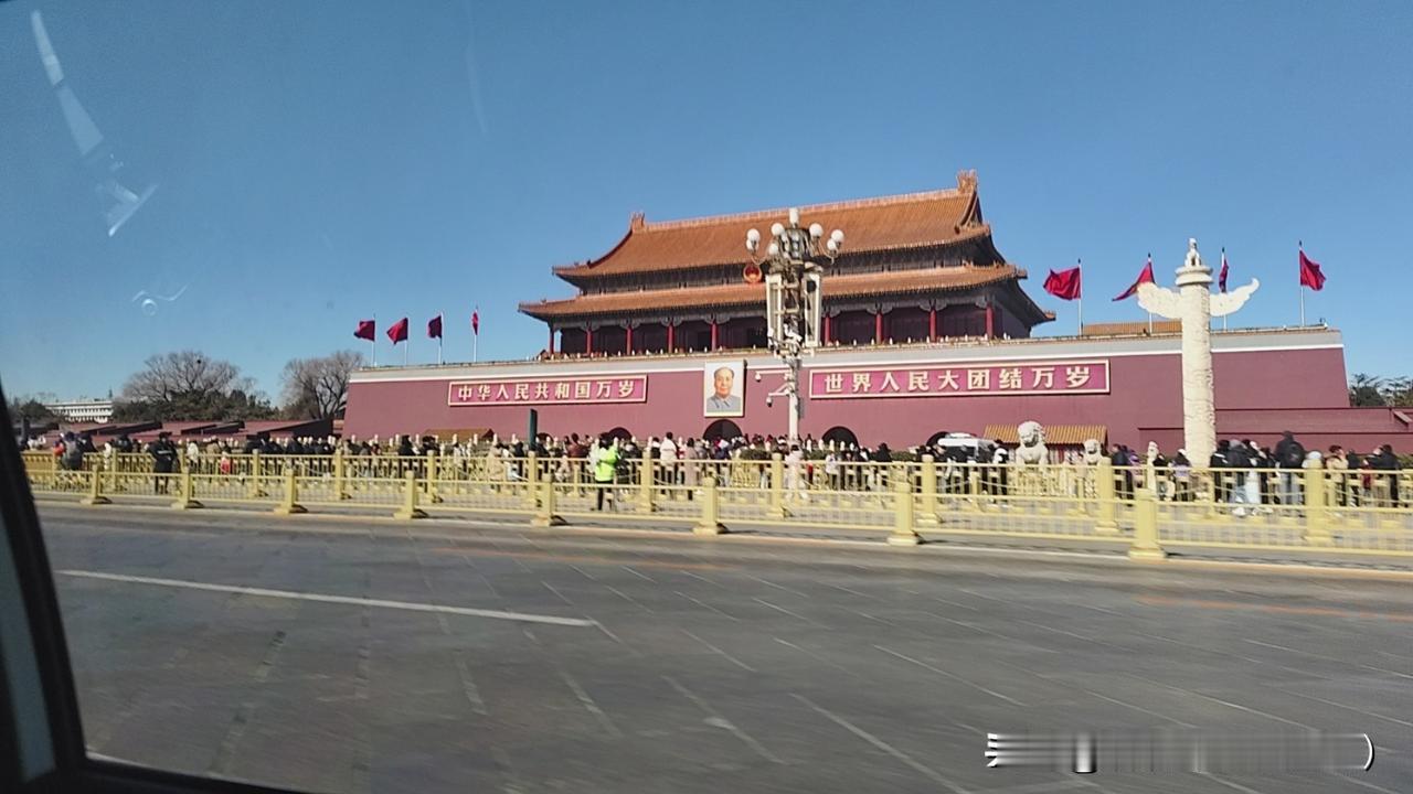 别总想着非得熬出啥山珍海味，能把日常的琐碎熬得有滋有味，就很了不起啦。