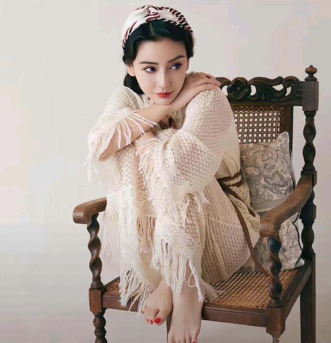 杨颖的脚丫子真好看。