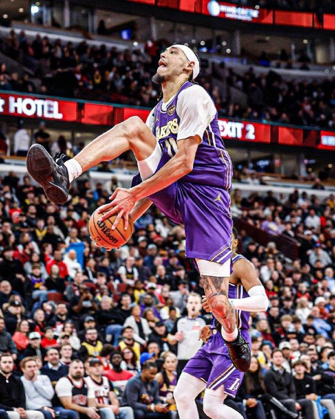 NBA：湖人队海斯将参加NBA扣篮大赛
Shams报道，湖人海斯与马刺新秀卡特布