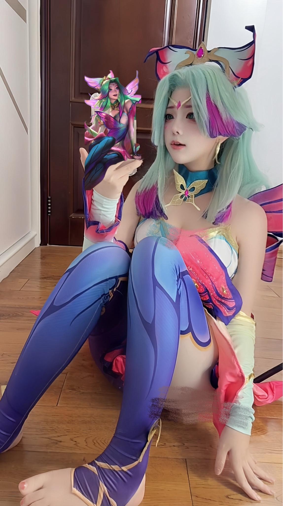 依旧人美歌甜。