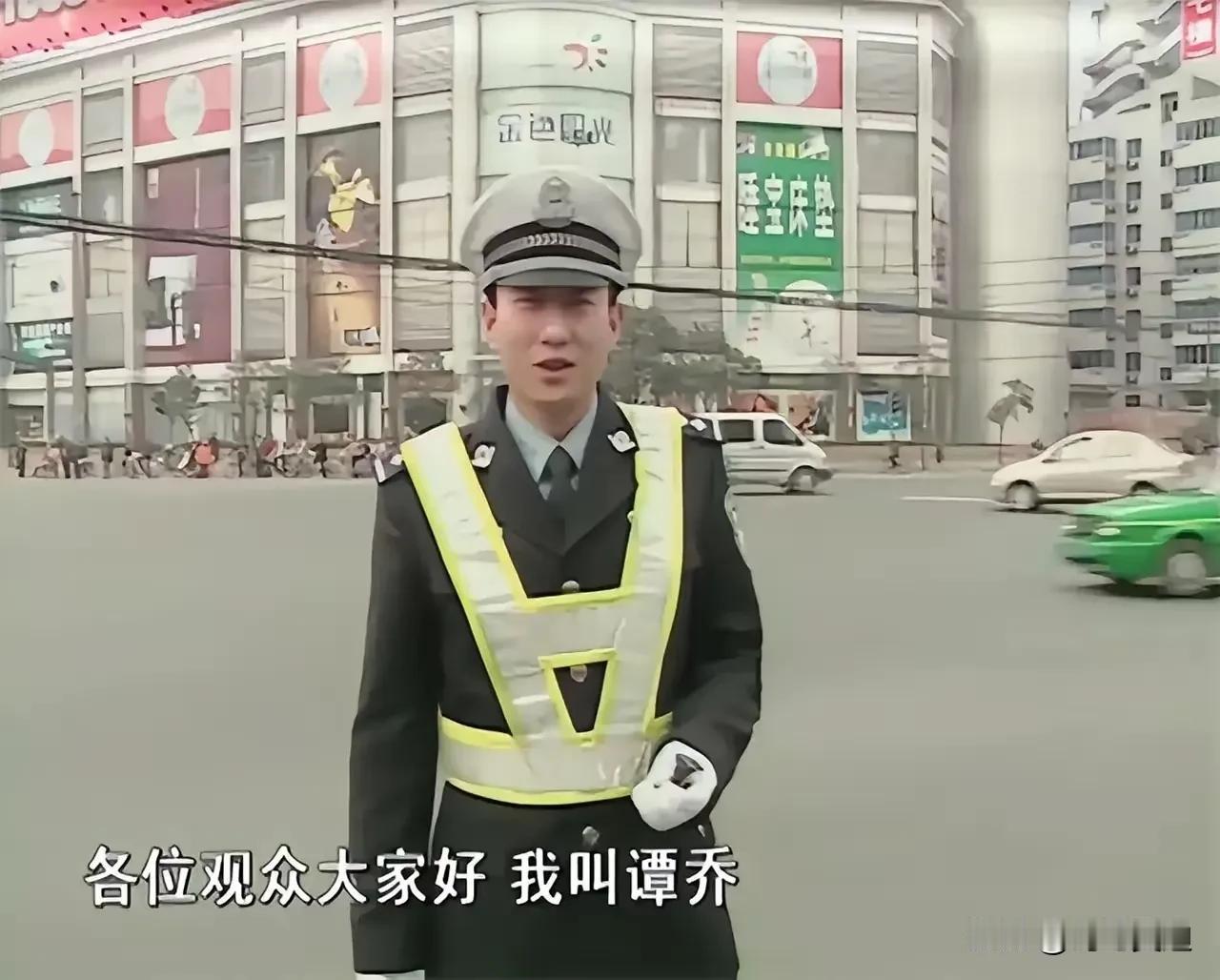 现在已经两极分化了吗？有谭警官的地方就有熊警官，有熊警官的地方就有谭警官，刚直播