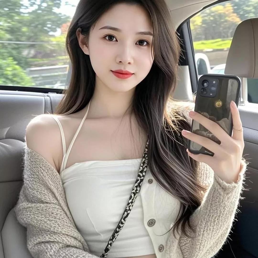 车内自拍，少女感满满，穿搭分享精致少女自拍 车后座自拍 车感自拍 车景自拍
