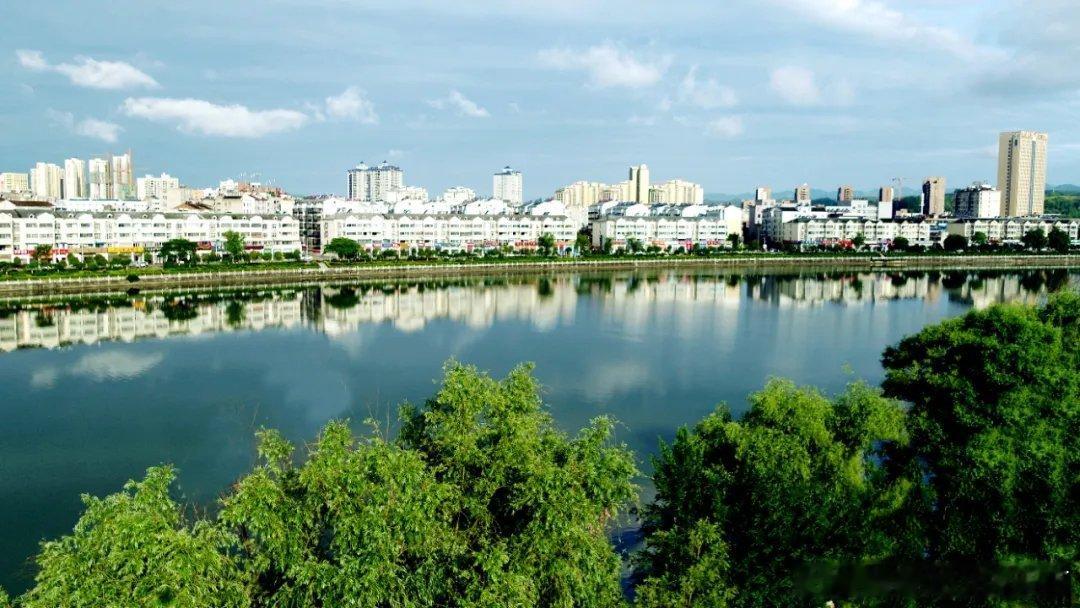 房县 省农业事业发展中心来房开展农机春耕生产技术指导十堰爆料 房县新闻网讯 记者