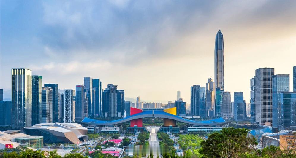 【深圳楼市开始有外地客入场】统计显示，五一假期首日，乐有家深圳新房带看同比上涨3