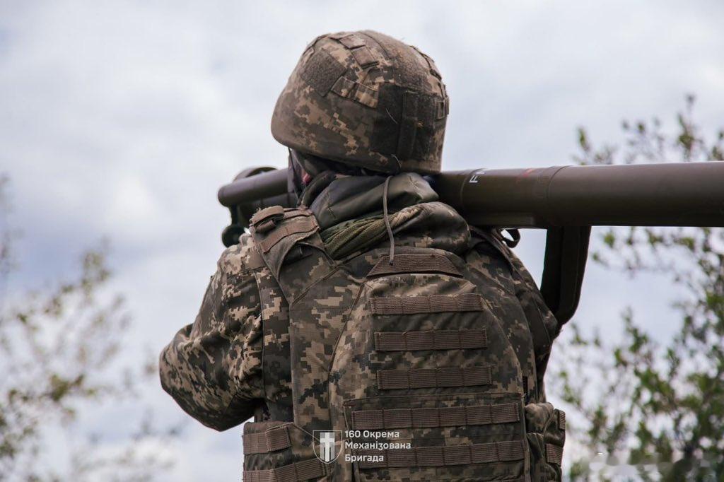 俄乌冲突 乌克兰第160机械化旅士兵手上的 FN-16肩蛋。第三方流转无疑但它们