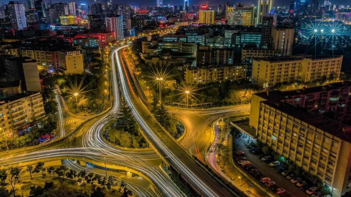 🔥大变样！昆明西站立交桥全新升级，路过都眼前一亮
 昆明人熟悉的西站立交桥，最