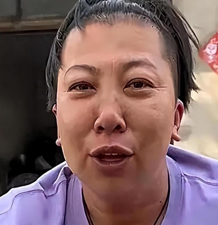 回头看这两年网红圈的塌房旧闻，我始终觉得，这个圈子最讽刺的地方在于，大家拼尽全力