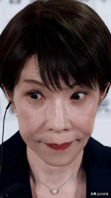 高市早苗这趟美国之行，真是把“尴尬”俩字写脸上了。3月18号晚上，这位日本女首相