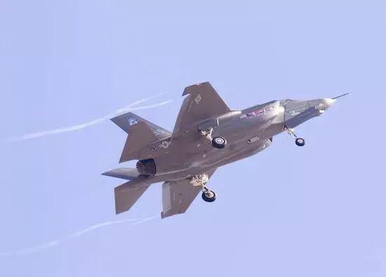 伊朗称6架F-35被炸，美军却说一架没伤，导弹到底打中了什么？

伊朗导弹扑向约