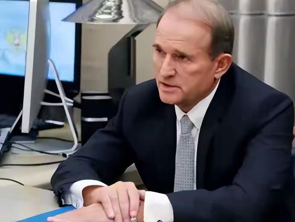 乌克兰前反对派大佬梅德韦丘克，近期发言火力拉满还全是实在料。这位曾被乌军逮捕、后