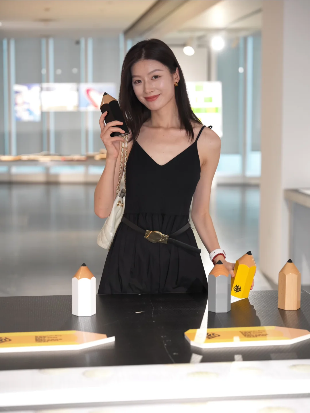 美人看美展