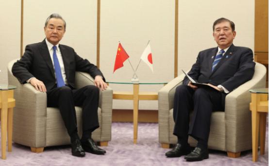 看来，石破茂这老小子是个明白人，难怪中日关系在他手中出现了缓和迹象。
 
最近日