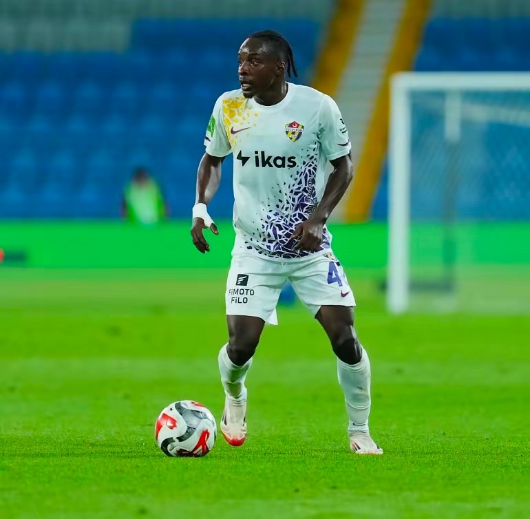 上海海港这次引进安佩姆，真是让人议论纷纷啊！到底是穆斯卡特的主意，还是俱乐部管理