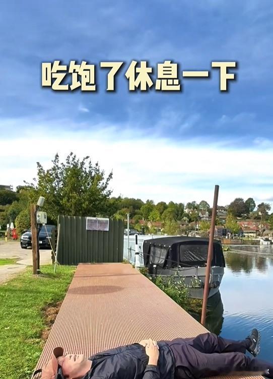 沙溢晒在英国陪读日常，早餐一片面包鸡蛋要80元，随地晒太阳很惬意 ​​​