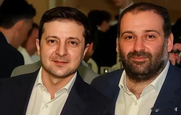 特朗普这波操作简直是“连环计”！先甩“28点计划”逼乌克兰中立割地，泽连斯基还想