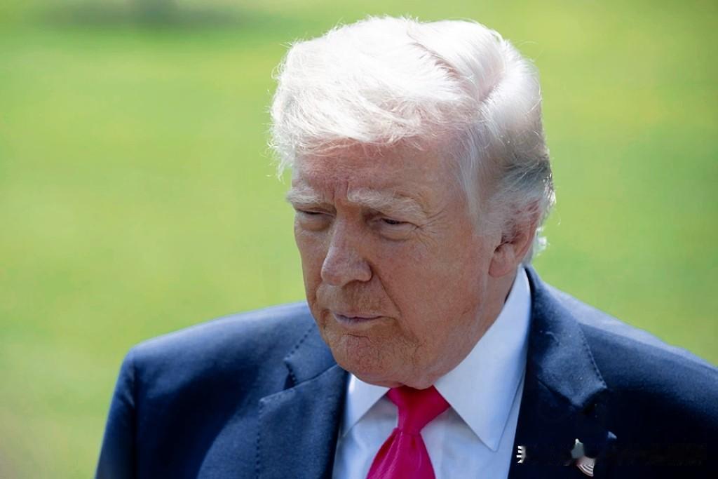 特朗普彻底不装了。

当地时间4月29日，直接对内塔尼亚胡下死命令：黎巴嫩那边，