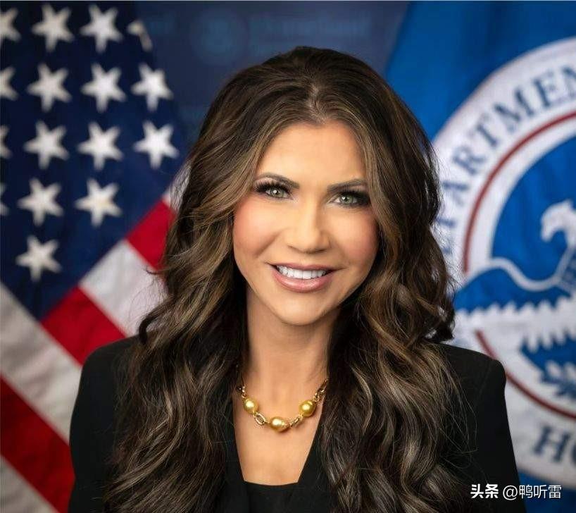 2.2亿美元拍了个反移民政策的广告，芭比部长克里斯蒂・诺姆在接受质询时还大放厥词