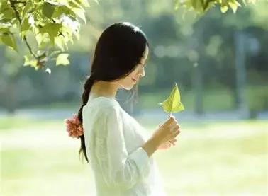 死命盯着老公上交工资、每月查账管钱的，八成都是体制外的女人；双体制内家庭，反而很