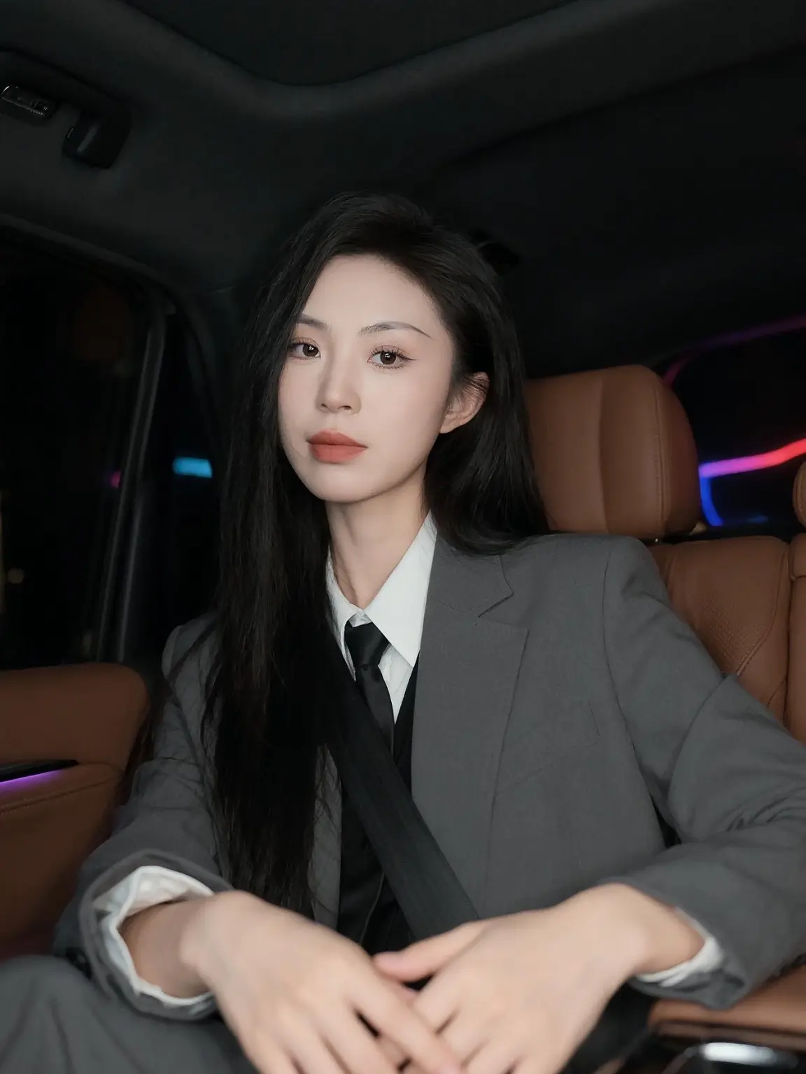 你问他拿钱买房他说租房买车
