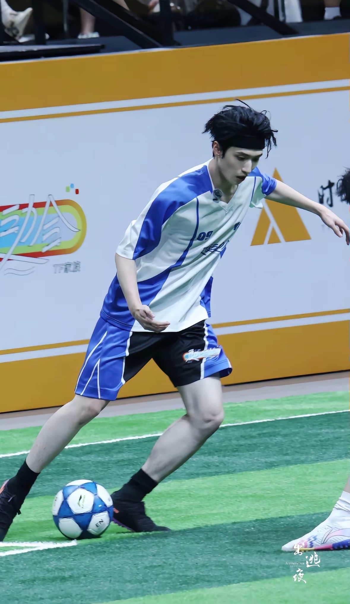 李大奔严浩翔合照足球小子⚽    活力满满的一组|严浩翔