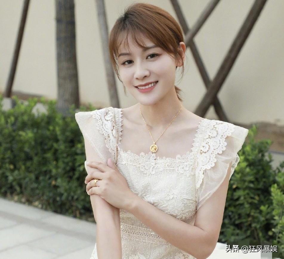 叶一茜，激动官宣！

3月27日下午，叶一茜在社交平台晒出两张对比照，瞬间把人拉