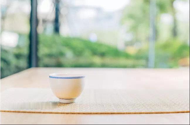 人如果不能控制住自己，人的能量就会消耗得越来越厉害。一个不能控制自己的脾气、不能