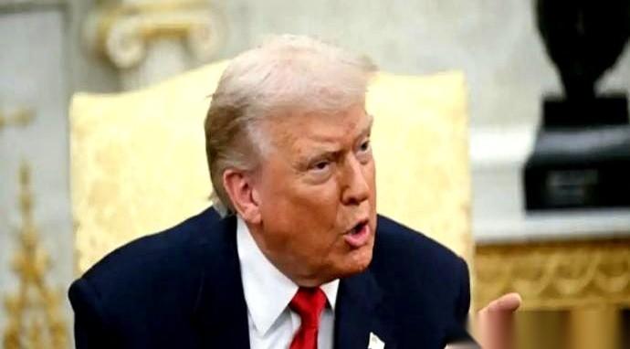 特朗普那张嘴，真是绝了。
一口气把尼克松、卡特、克林顿，把他前面所有的总统，全骂