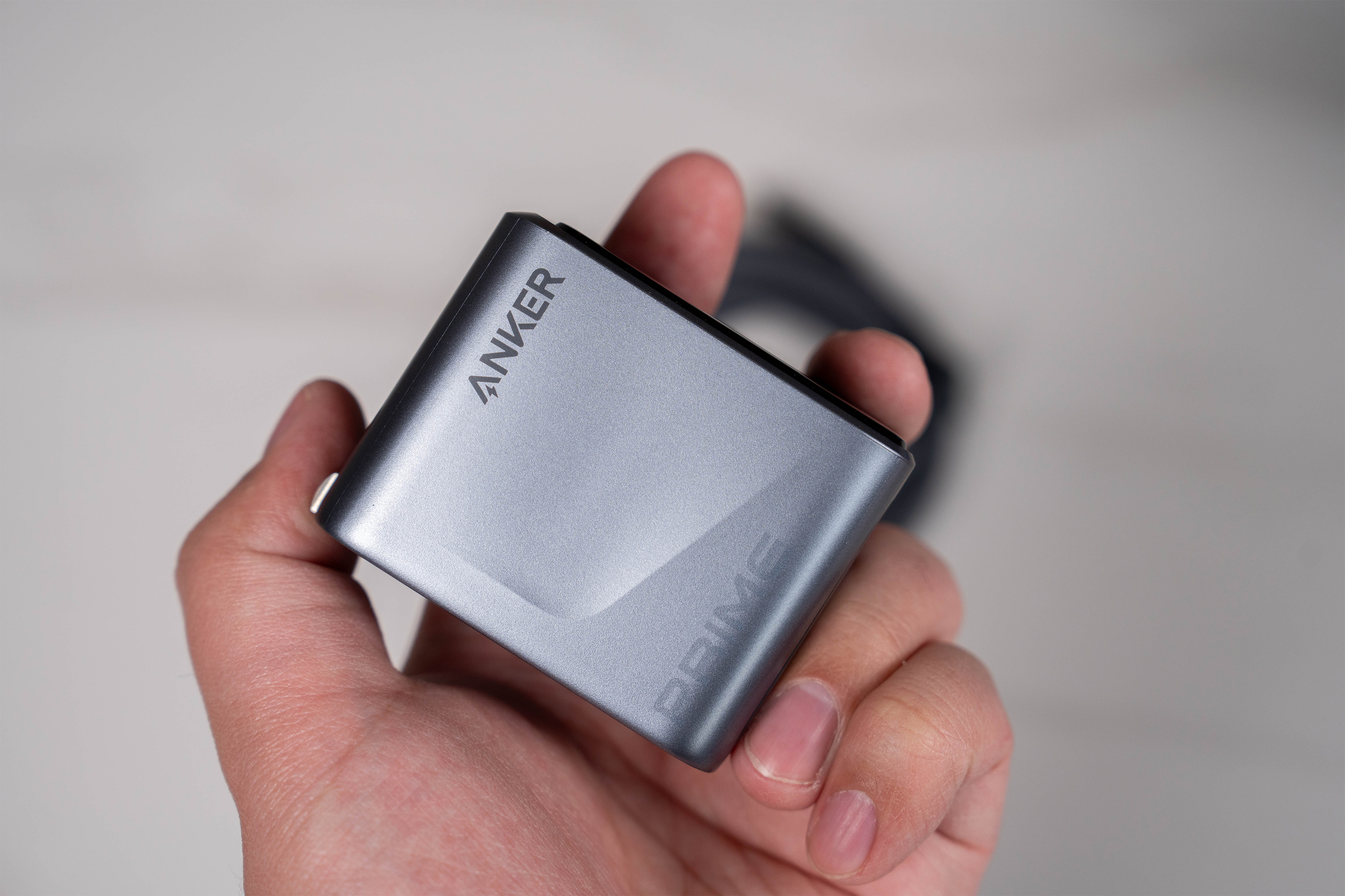 这回春节回老家带的数码产品挺多的，switch、手机、电脑等等。但是充电器这次我