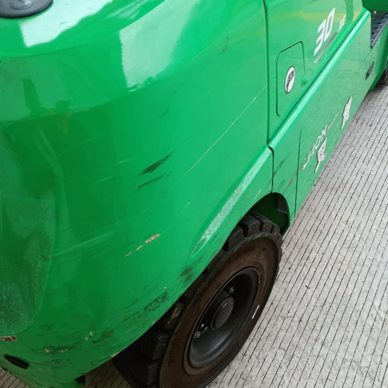 “格局真的是小了！”吉林，一女子去面馆吃面，在加料台点葱花时，却被告知要额外收费