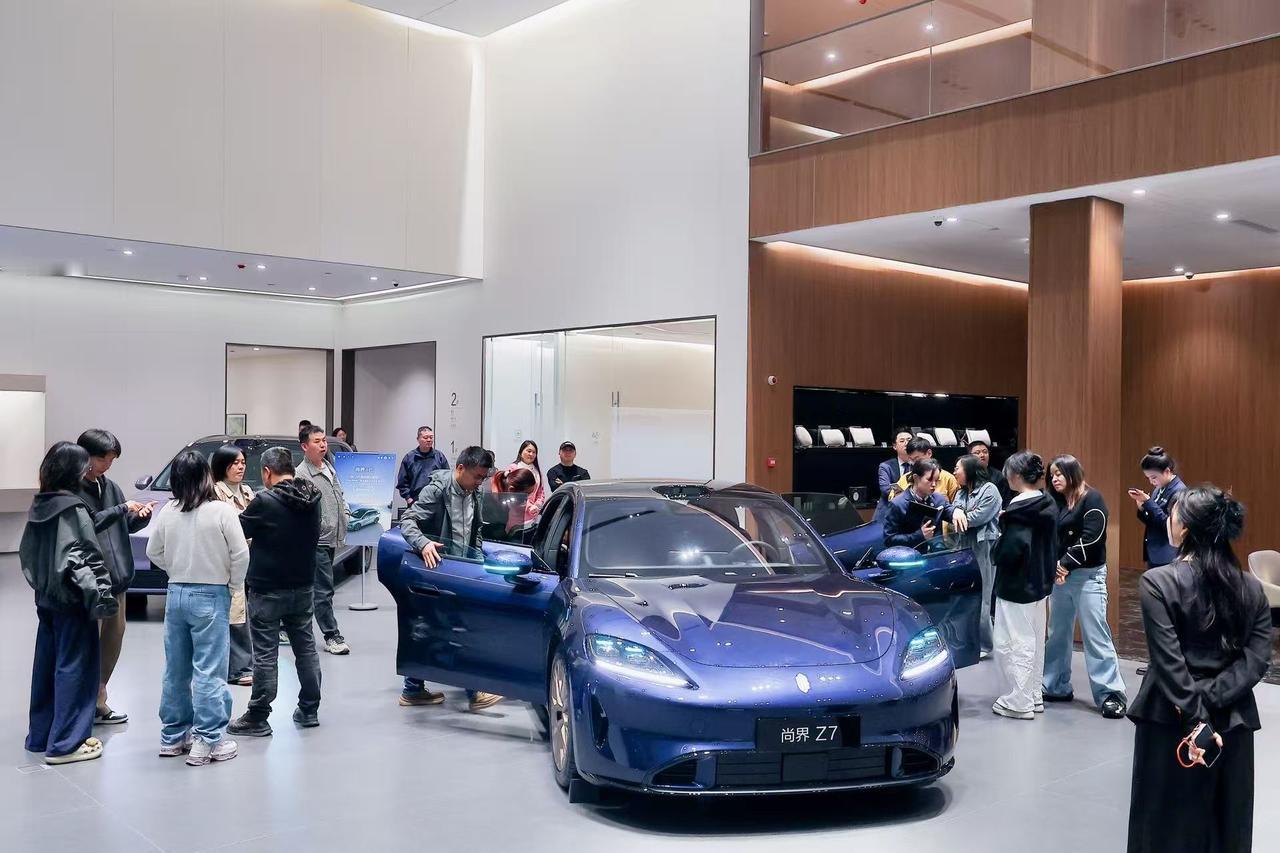 尚界Z7与Z7T上市后，迅速成为市场焦点。新车大定订单在27分钟内突破12000