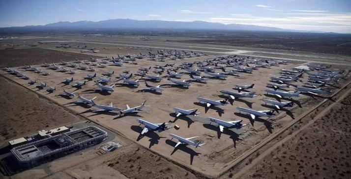 美军基地被挨个“点名”，沙特转头找巴基斯坦“撑腰”，美国在中东的霸权棺材板，是不