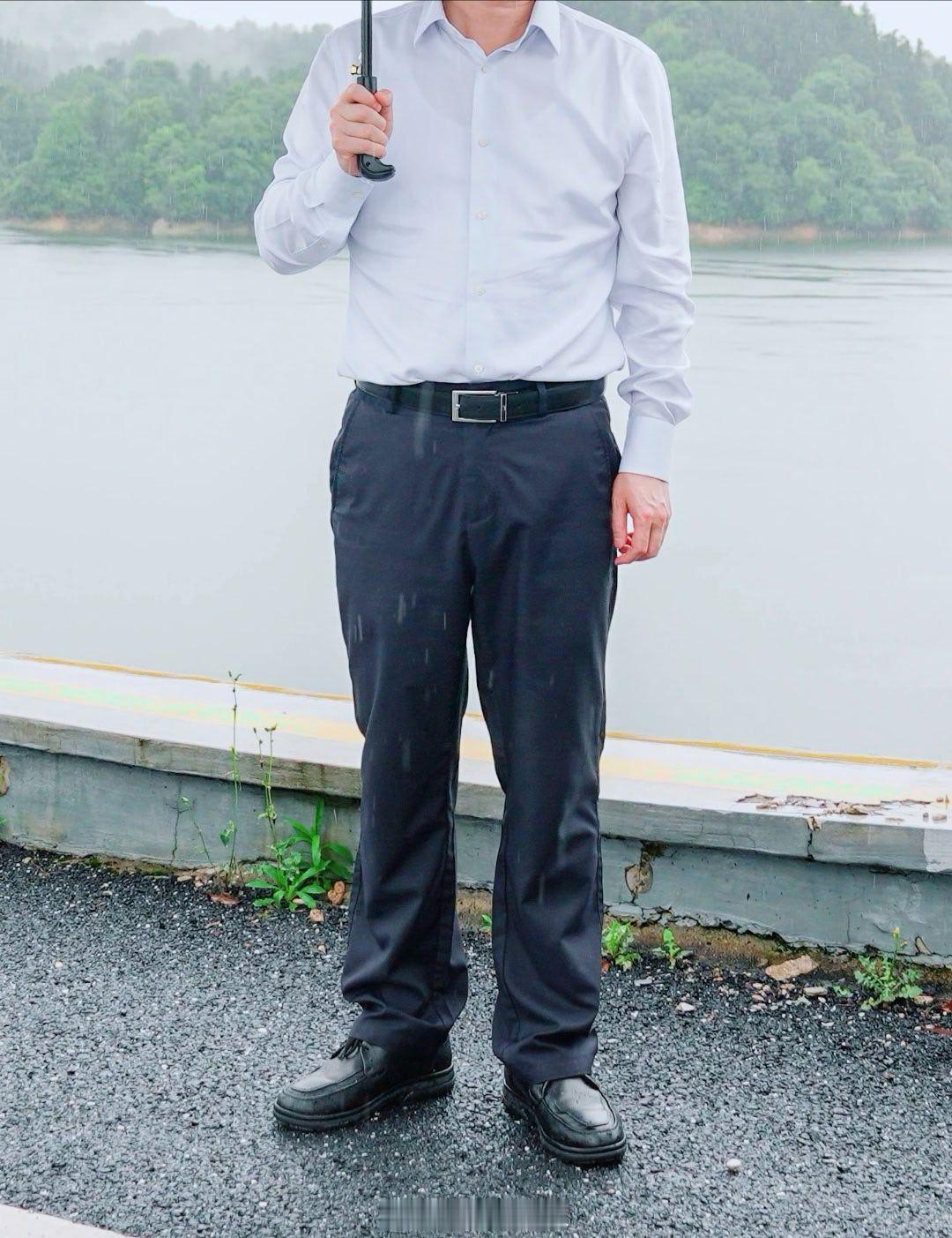 有一个粉丝，让我帮他试探他校长，校长账号都发给我了，不是，我的互联网“渣男”人设