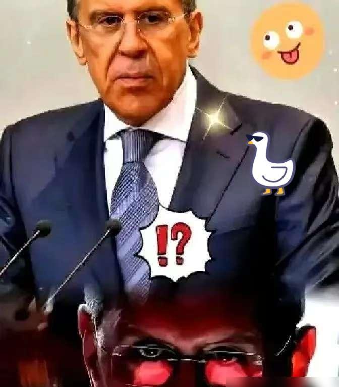 特朗普一句“反恐情报共享”，把潜伏克里姆林宫20年的斯莫连科夫送上死路。
线人2