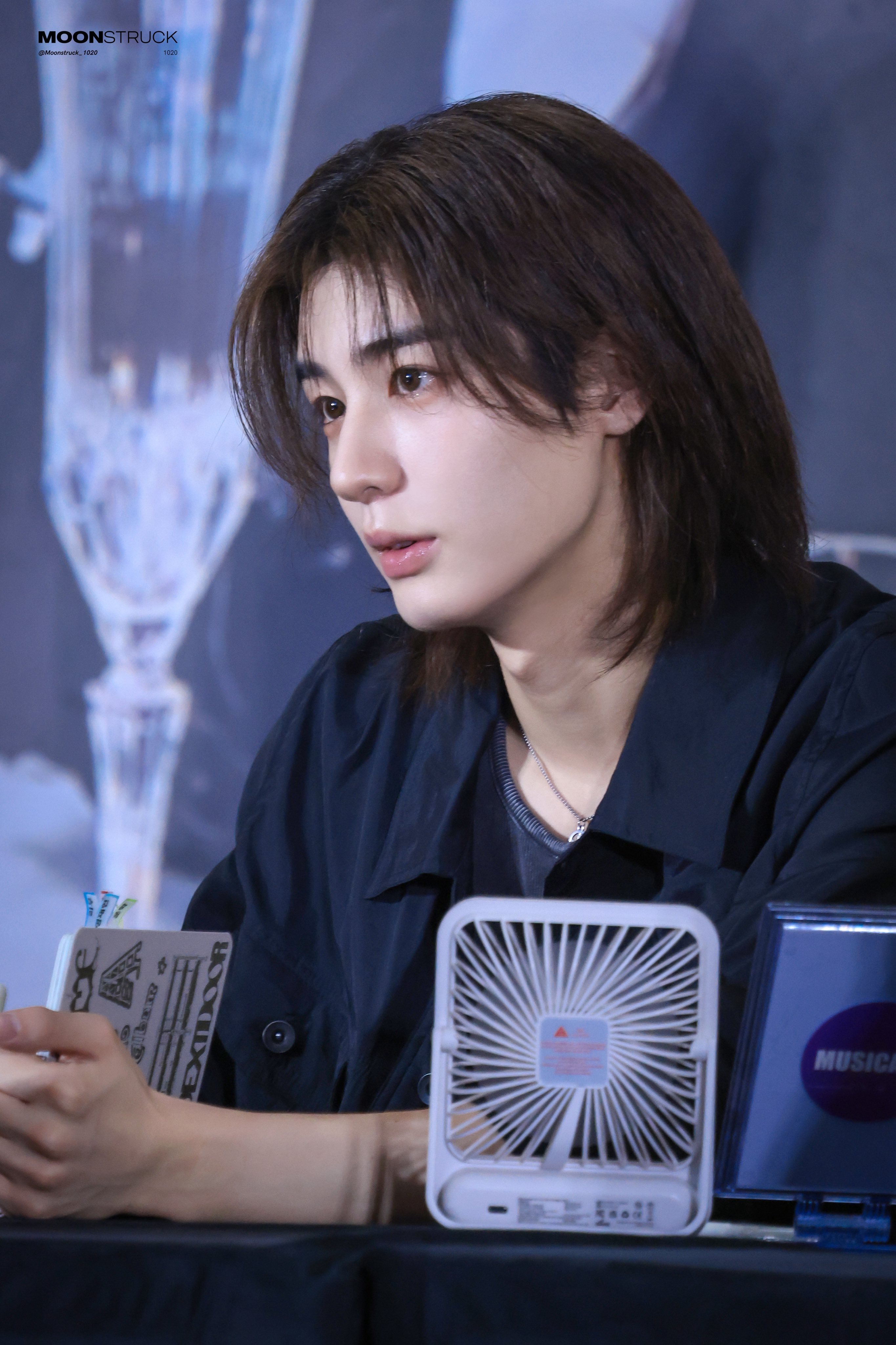 这下真成妹妹头了 