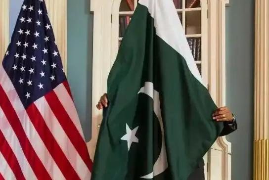 就在全世界都盯着美伊互怼的时候，一个让人没想到的事儿发生了——土耳其跳出来，不但