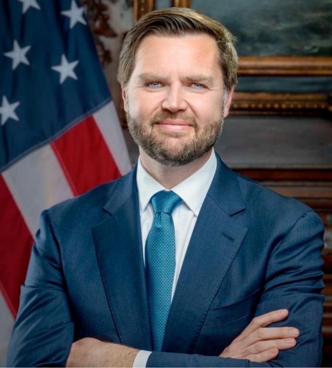 万斯怎么也不会想到，自己辅佐特朗普仅4年，以后有可能还要辅佐特朗普的大儿子。
 