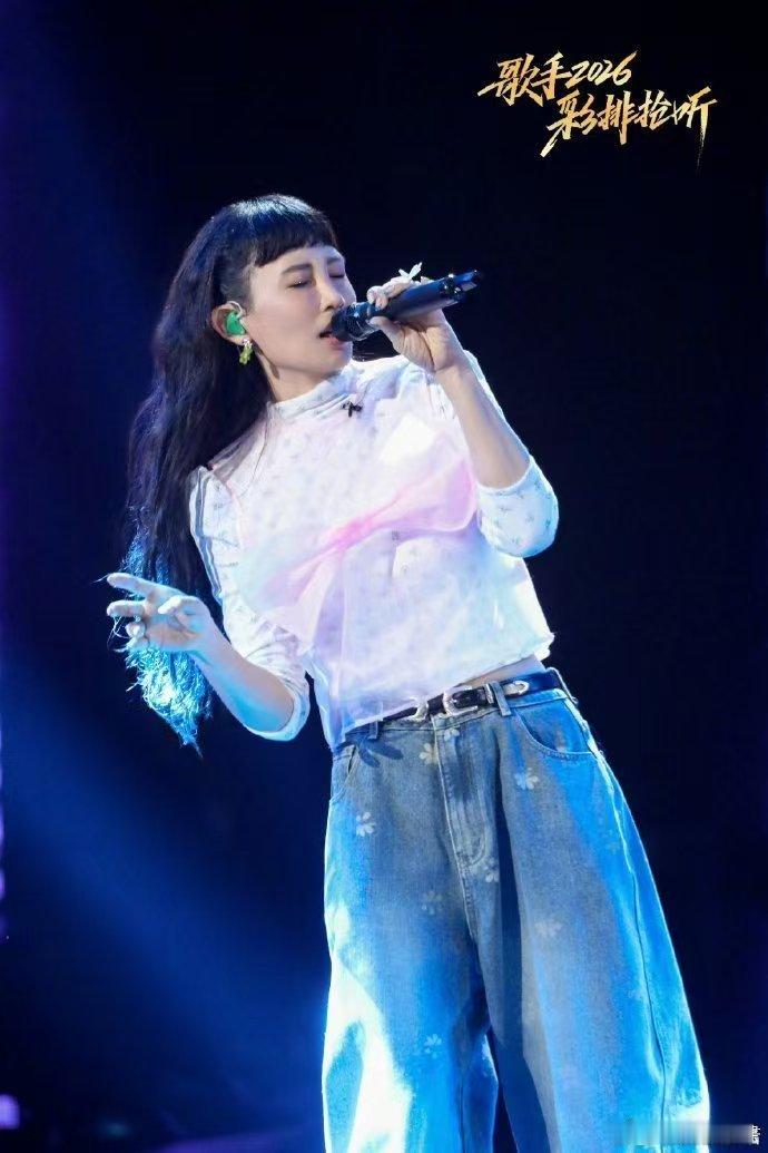 歌手排名沈梦辰把魏如萱逼疯了沈梦辰公布名次花式吊胃口，一旁魏如萱心态绷不住，像热