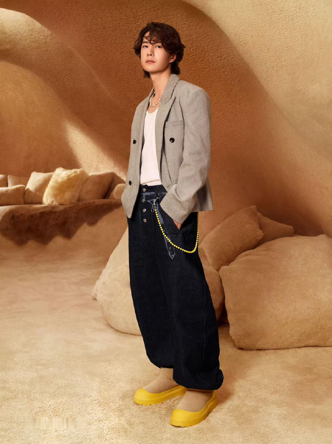 王一博UGG全球代言人回签官宣了 