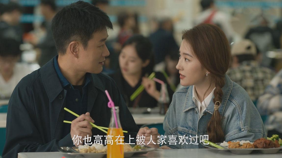 马尾辫别光用皮筋扎，《玫瑰的故事》中，玫瑰扎马尾用的这根麻绳既独特又好看。
#玫