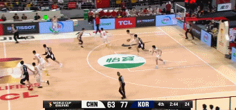 张镇麟打球给人的感觉就是心不在焉的，你看这次好不容易快速反击，你看他的处理太随意