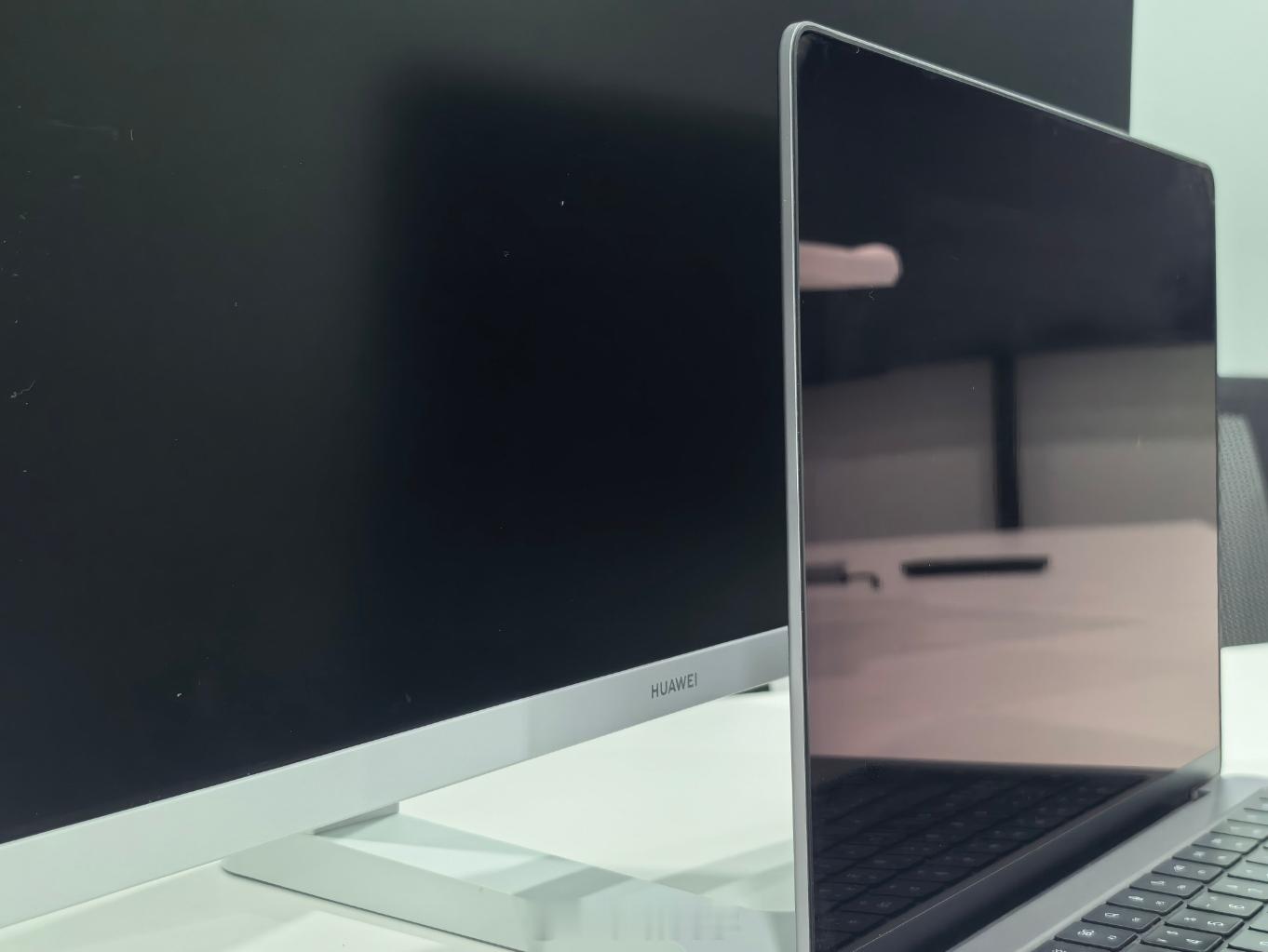 华为最大的云晰柔光屏来了哦！跟非柔光屏对比效果还是很明显的！这次有白色了期待一下