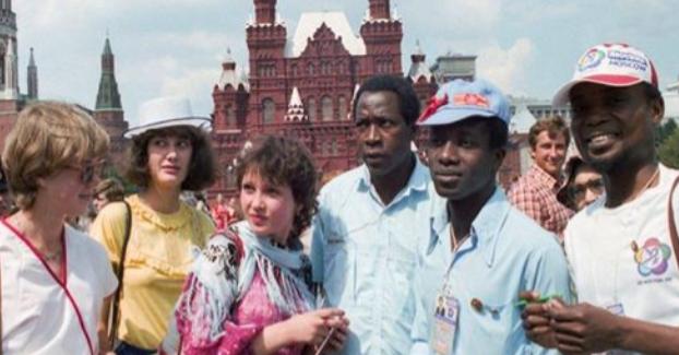 有人问俄罗斯为什么几乎没有黑人？俄罗斯人民回答称：我们国家拒绝任何一个黑人，这不