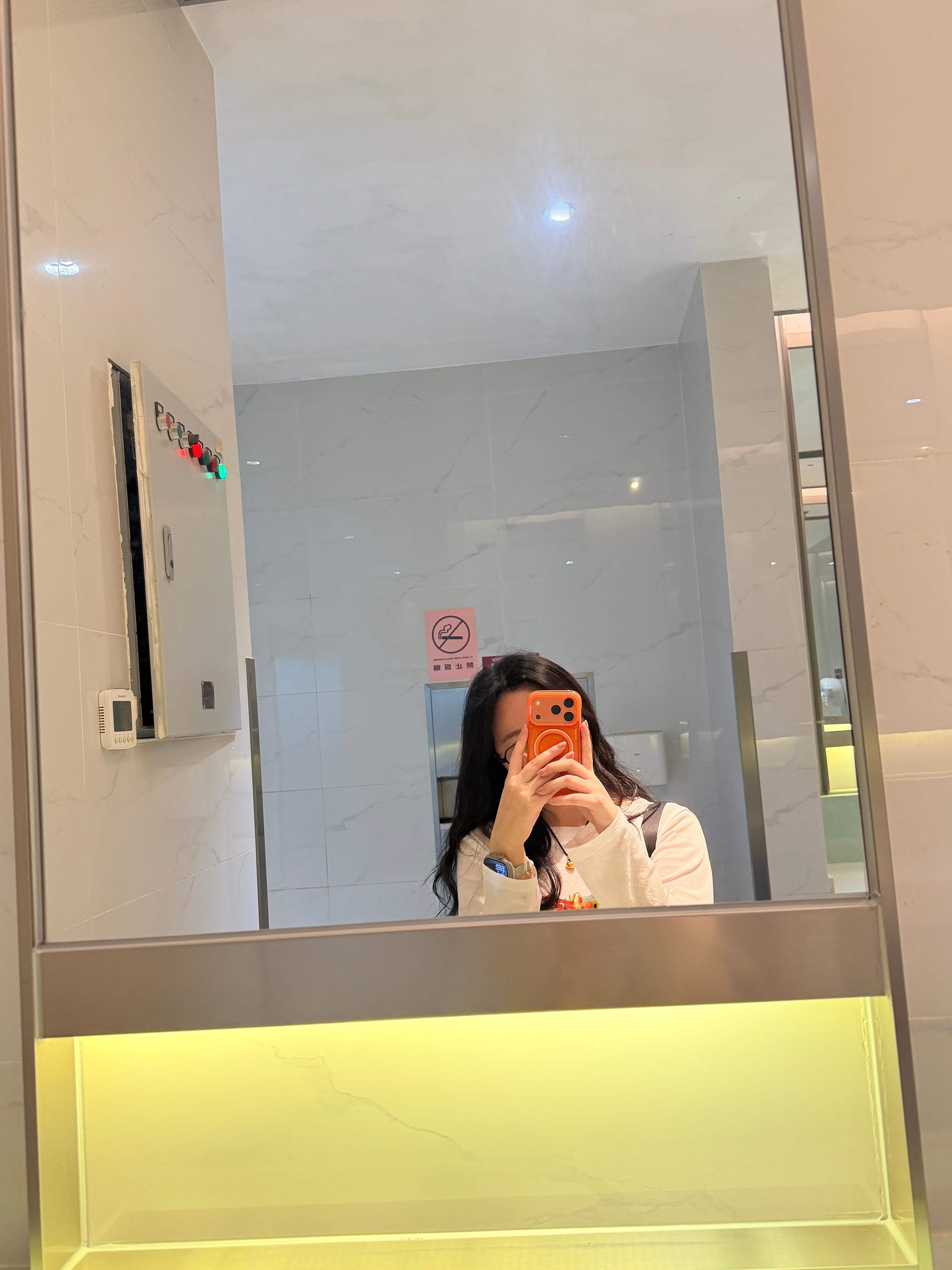刚进机场大门就听到：航班延误，起飞待定我谢谢奥，白起这么早了我的日常plog生活