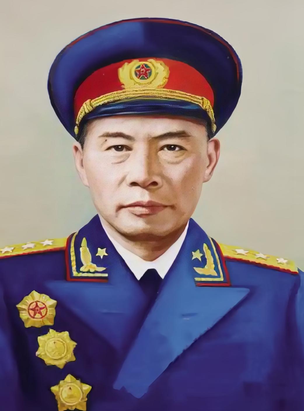 吕正操在抗日战争时期，才算正式加入革命队伍，在1937年才光荣入党。有人说他参加