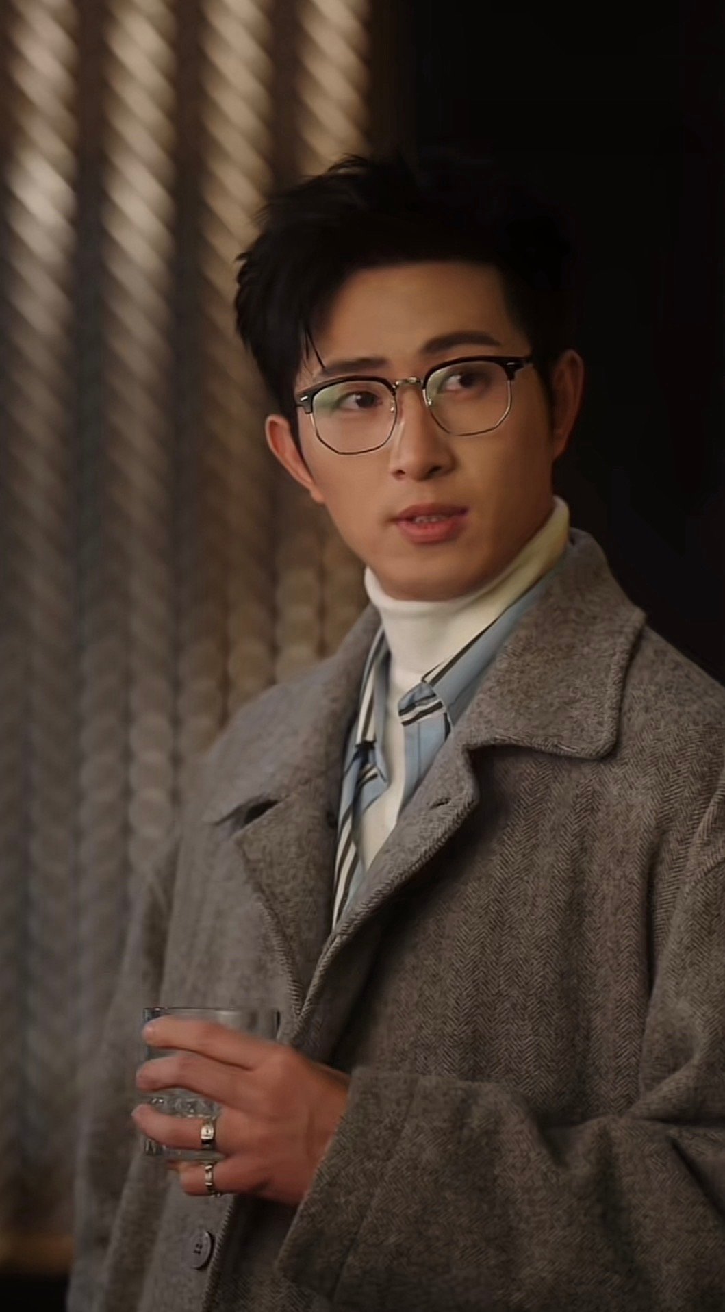 知京冬风雪夯爆了 镜头下的雪景美到窒息，每一帧都是壁纸级别。配乐响起的那一刻，仿