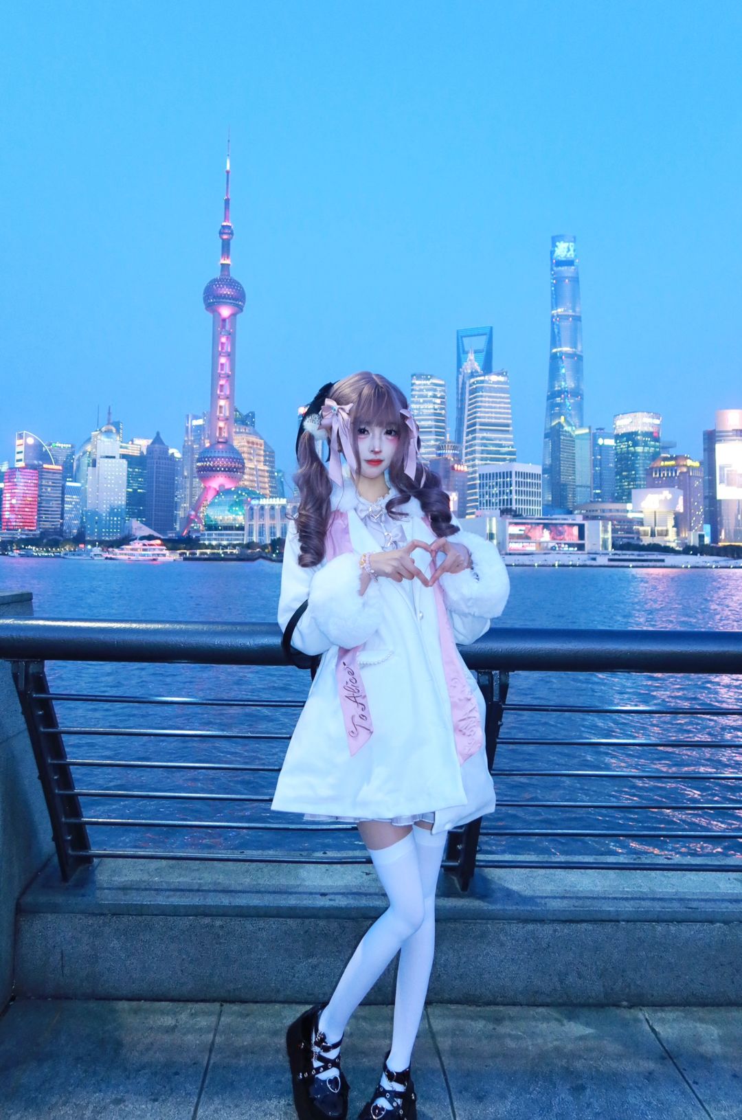 我要留在这里，死也不会回到那个小镇