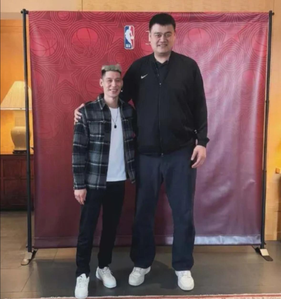 林书豪到底具不具备NBA的实力吗？？我认为不具备！！以林的身体对抗能力，运动能力